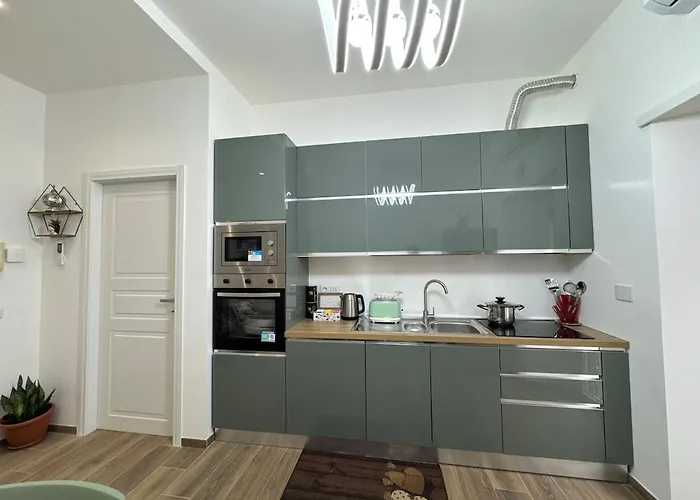 Colosseo-torre Maura Modern Double Private Ensuite, Wifi & Ac Near Metro C * Roma