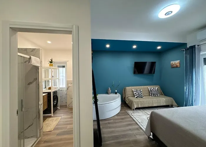 Colosseo-torre Maura Modern Double Private Ensuite, Wifi & Ac Near Metro C * Roma