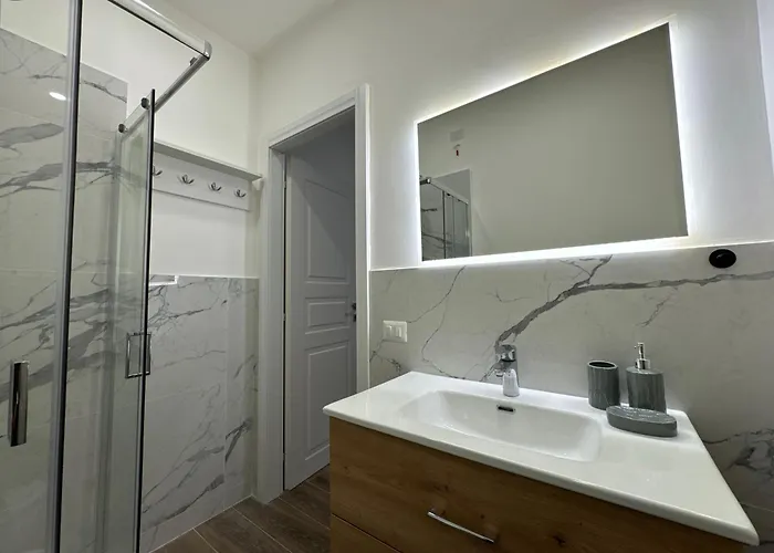 Colosseo-torre Maura Modern Double Private Ensuite, Wifi & Ac Near Metro C * Roma